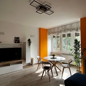 The Bright Place: Wide And Modern In Apartment